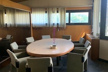 Laboratorio in vendita
