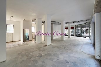 Locale commerciale negozio in vendita