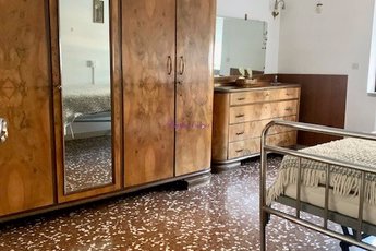 Schiera bifamiliare in vendita