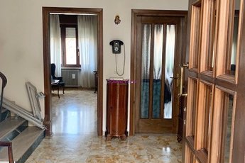 Schiera bifamiliare in vendita