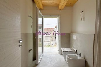 Schiera bifamiliare in vendita