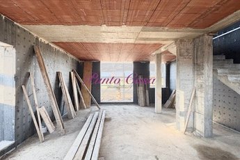 Schiera Bifamiliare in vendita