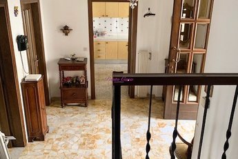Schiera bifamiliare in vendita