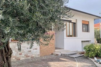 Unifamiliare Casa singola in vendita