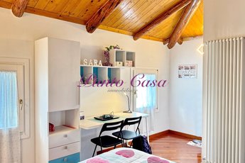 Schiera bifamiliare in vendita