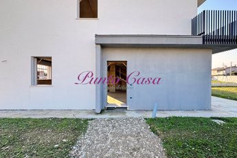 Schiera bifamiliare in vendita