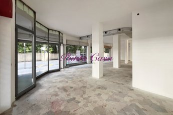 Locale commerciale negozio in vendita