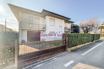 Unifamiliare Casa singola in vendita