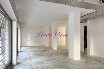 Locale commerciale negozio in vendita