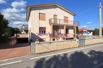 Unifamiliare Casa singola in vendita